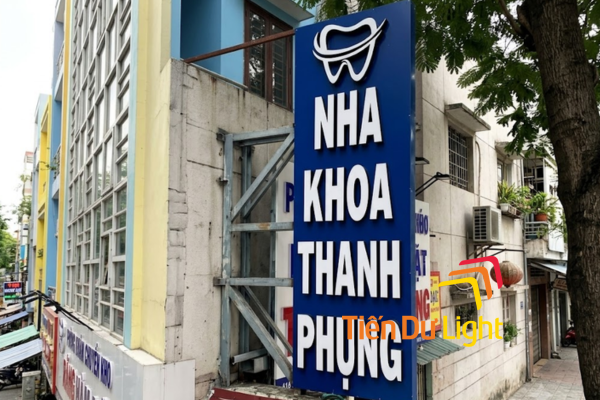 Top mẫu bảng hiệu bên hông đẹp, thu hút khách hàng từ xa