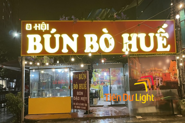Bảng hiệu bún bò chuyên nghiệp, sáng rực ban đêm