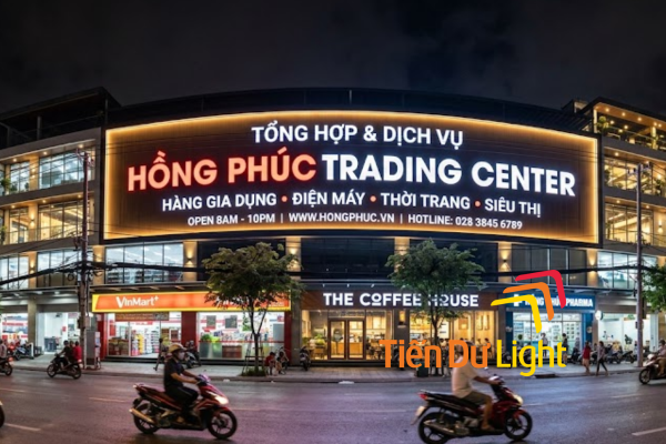 Bảng hiệu dài: Tận dụng toàn bộ mặt tiền để tăng nhận diện thương hiệu