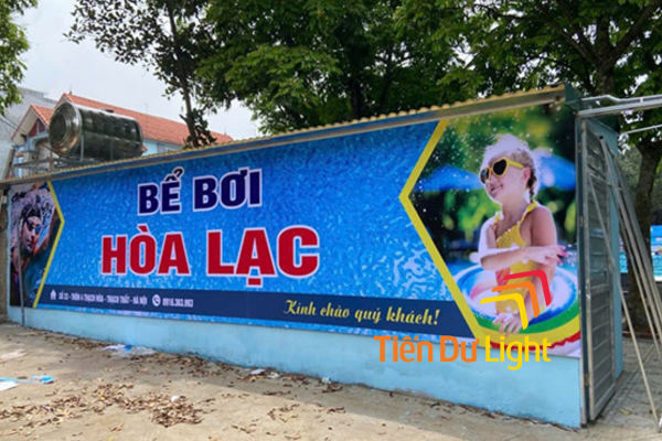 Bảng hiệu bể bơi ấn tượng, thu hút khách hàng