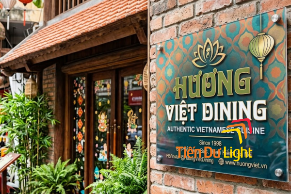 Bảng hiệu in UV đẹp, bền, độc đáo