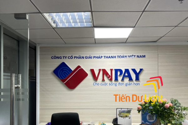 Bảng hiệu logo công ty chuẩn màu thương hiệu, bền bỉ