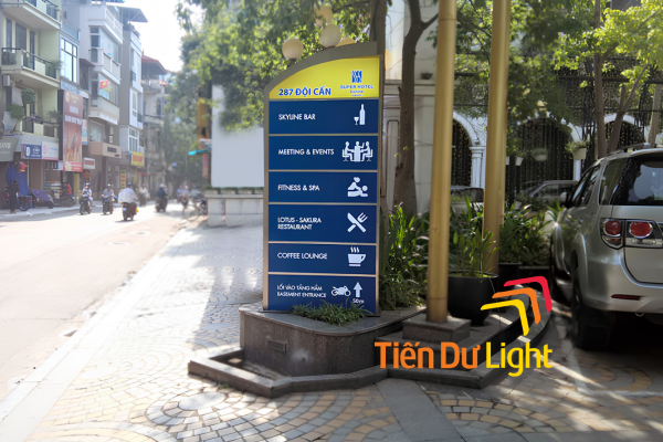 Biển pylon khách sạn tăng nhận diện thương hiệu, nâng tầm đẳng cấp