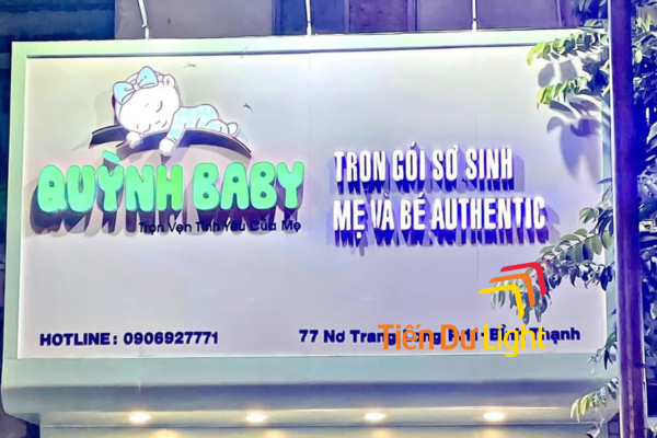 Bảng hiệu cửa hàng đồ sơ sinh đẹp, thu hút khách hàng