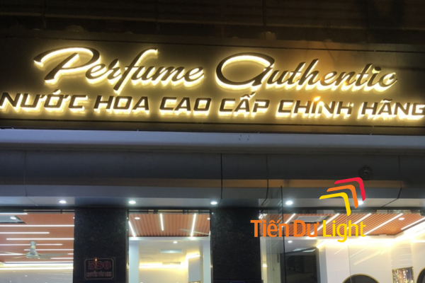 Bảng hiệu cửa hàng nước hoa tạo nên đẳng cấp thương hiệu