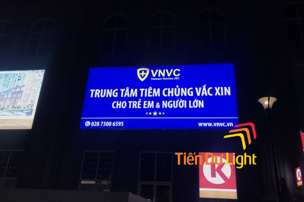 Bảng hiệu trung tâm tiêm chủng đẹp, chuyên nghiệp, chuẩn nhận diện