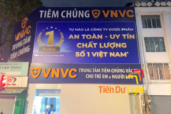 Bảng hiệu trung tâm tiêm chủng uy tín, tăng nhận diện