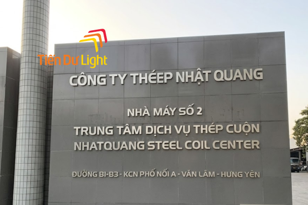 Biển nhà máy inox 304 đẳng cấp, bền bỉ vượt thời gian