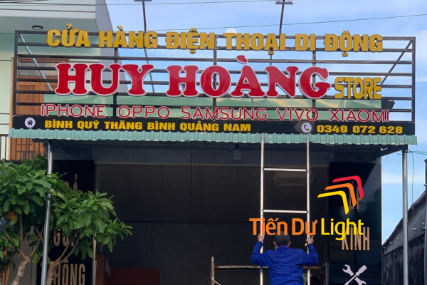Chi phí làm biển quảng cáo gắn mái