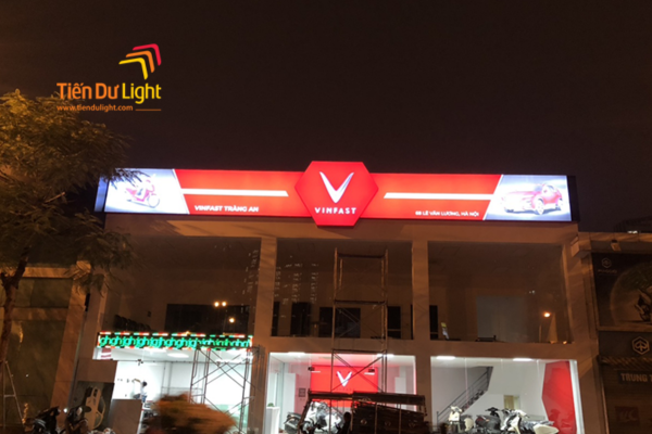 Biển quảng cáo showroom xe máy sang trọng