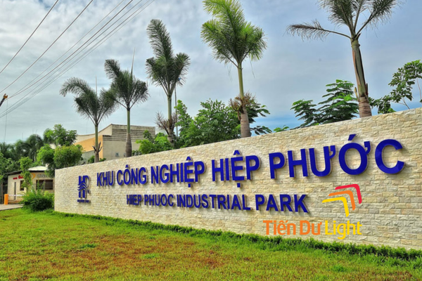 Biển tên khu công nghiệp có đèn LED nổi bật ngày đêm