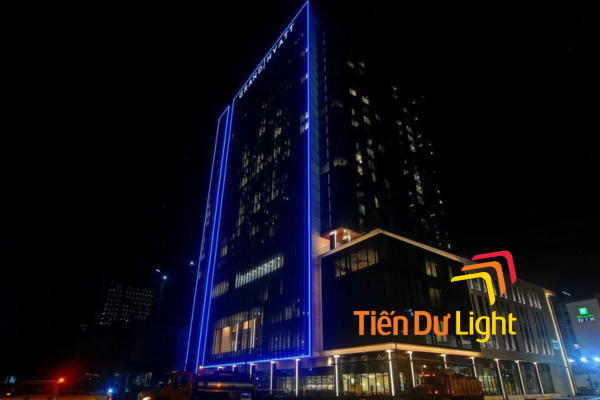 Giải pháp chiếu sáng mặt dựng tòa nhà đẹp, tiết kiệm và hiệu quả