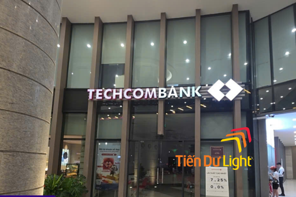 Tiến Dư Light thi công chữ nổi quảng cáo ngân hàng Techcombank