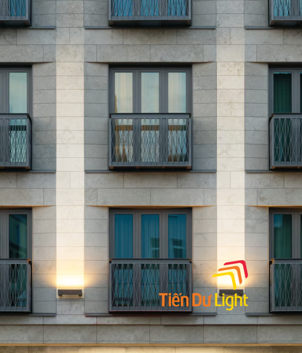Đèn flood light là gì? Ưu điểm và ứng dụng thực tế chi tiết