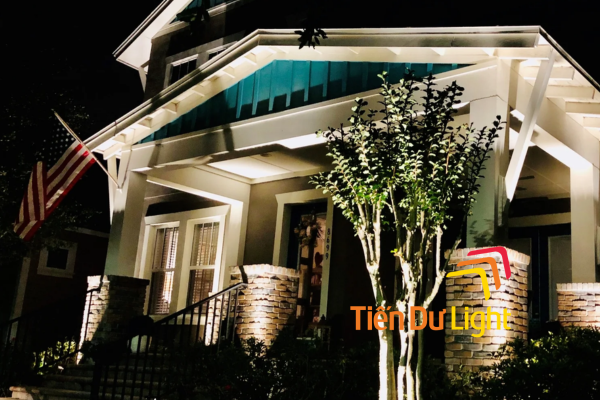 Đèn spot light ngoài trời là gì? Cách lựa chọn và ứng dụng hiệu quả