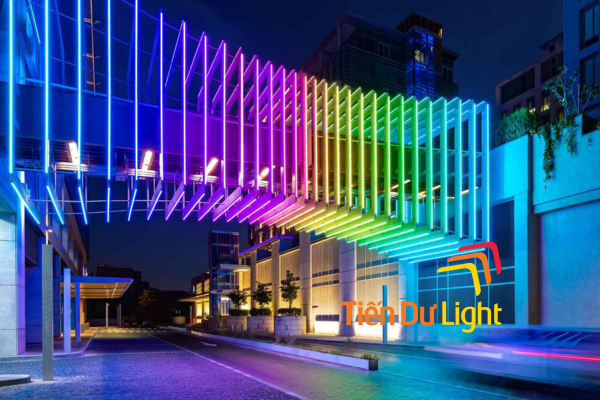 Lưu ý khi thi công facade lighting đổi màu