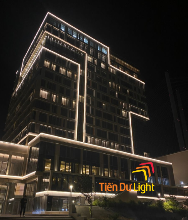 Khách sạn 4 sao sử dụng hệ thống facade lighting hiện đại