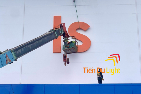 Logo chữ nổi nhà xưởng đẹp, bền bỉ, thi công chuyên nghiệp