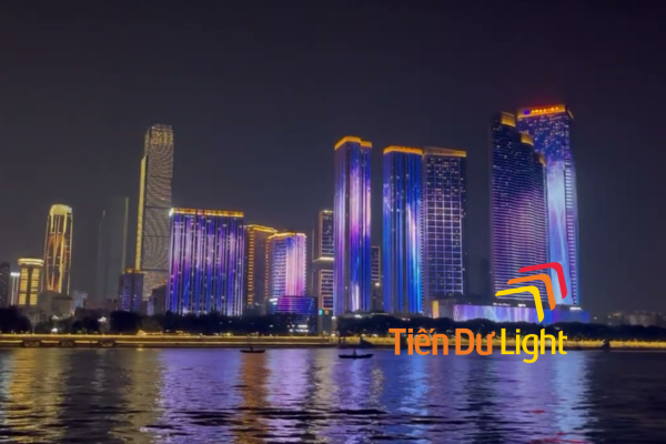 Bí quyết thiết kế ánh sáng mặt dựng kính đẹp, ấn tượng và tiết kiệm điện