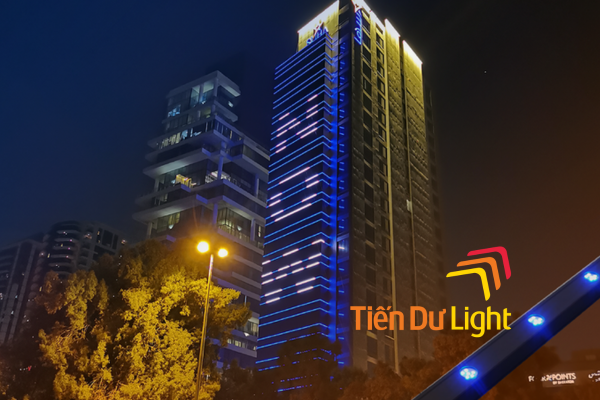 Trình diễn ánh sáng tòa nhà bằng led pixel và led linear