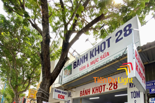 Bảng hiệu bánh khọt kết hợp hình ảnh món ăn hấp dẫn
