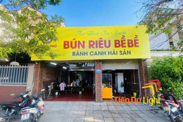 Bảng hiệu bún riêu bề bề nổi bật, thiết kế bắt mắt