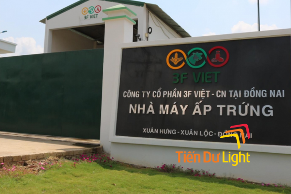 Bảng hiệu nhà máy chế biến gia cầm, bền chắc, sắc nét, chuẩn hình ảnh