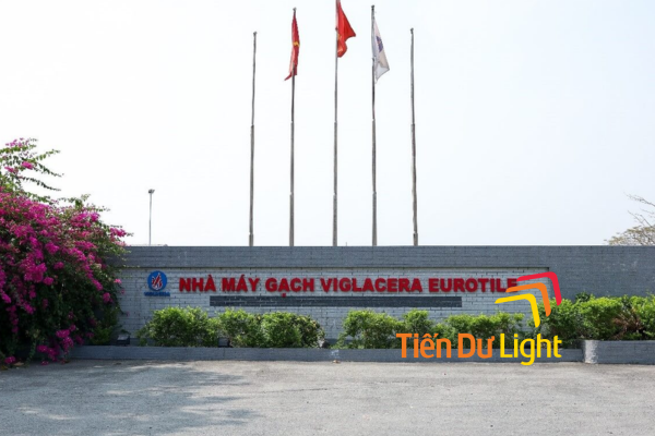 Bảng hiệu nhà máy gạch thiết kế nổi bật, giúp tăng nhận diện