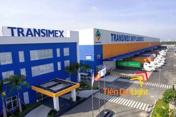Bảng hiệu nhà máy logistics sử dụng vật liệu chất lượng cao
