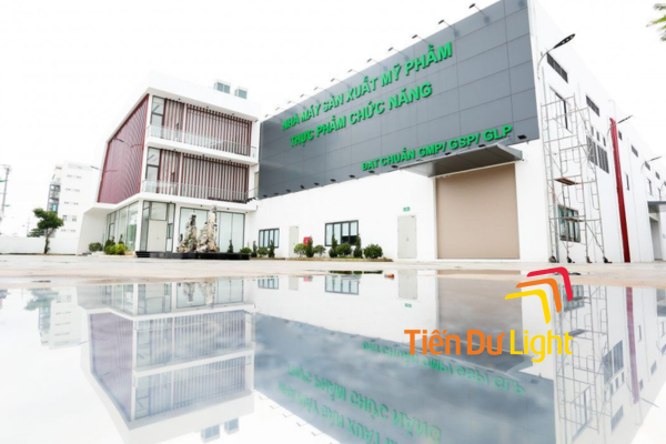 Bảng hiệu nhà máy mỹ phẩm sang trọng, đồng bộ