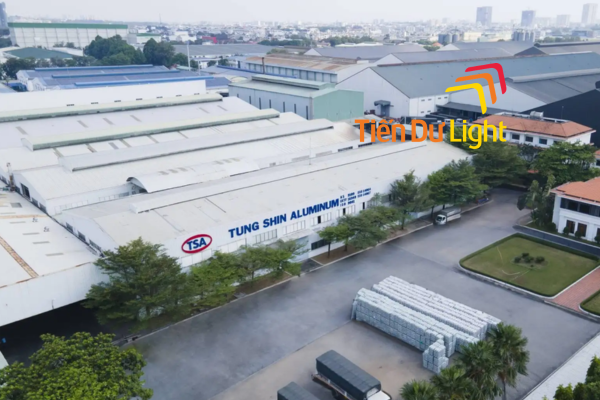 Mẫu bảng hiệu nhà máy sản xuất nhôm hiện đại, chắc chắn và thu hút