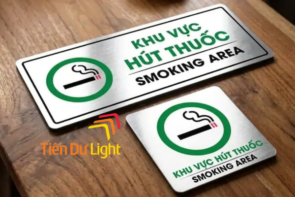 Biển chỉ dẫn khu vực hút thuốc nhà máy rõ ràng, trực quan