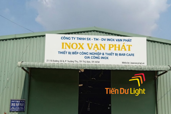 Kích thước biển bảng nhà xưởng phụ thuộc vào vị trí lắp đặt