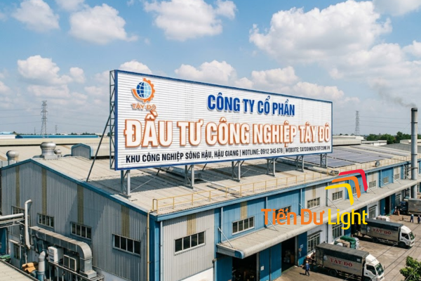 Thi công bảng hiệu trên nóc nhà xưởng chuyên nghiệp, bền đẹp