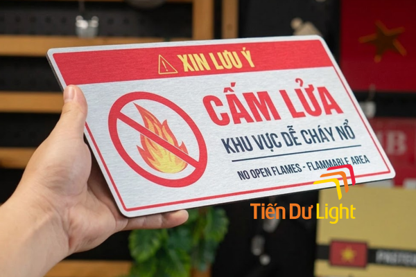 Biển cảnh báo cháy nổ là gì? Các loại biển phổ biến hiện nay