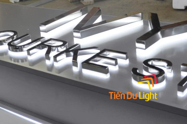 Thi công chữ inox gương sáng chân chuyên nghiệp, bền đẹp