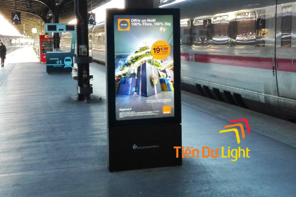 Digital Signage nhà ga đường sắt hiện đại hóa không gian giao thông