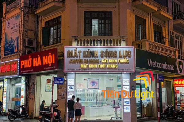 Hiện tượng đốm sáng trên bề mặt biển quảng cáo: Nguyên nhân