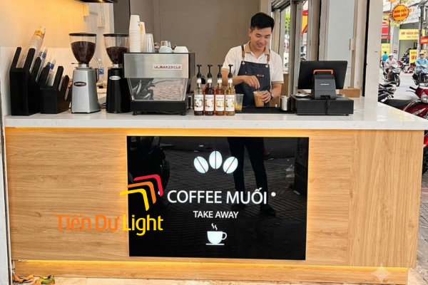 Hộp đèn âm tường: Giải pháp biển hiệu tinh gọn, hiện đại