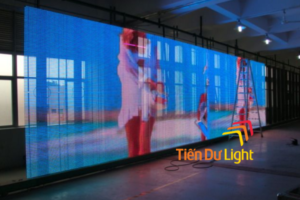 Màn hình LED Mesh: Giải pháp phủ hình ảnh lên mặt dựng lớn