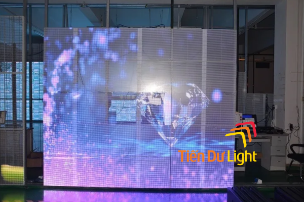 Ứng dụng màn hình LED transparent trong showroom, TTTM