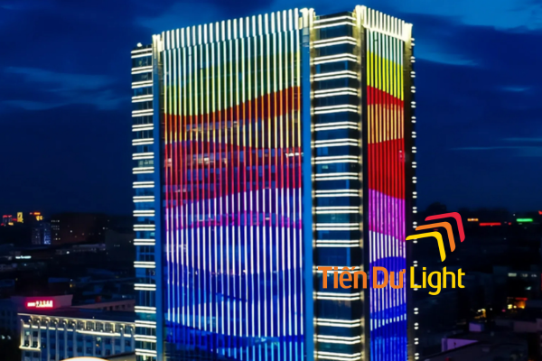 Wall Washer, LED Linear và Flood Light: Chọn loại nào cho mặt dựng?