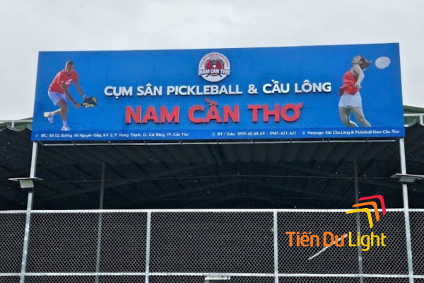 Bảng hiệu chữ nổi ngoài trời sân cầu lông