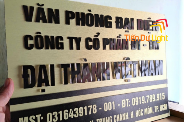 Ưu điểm bảng tên công ty