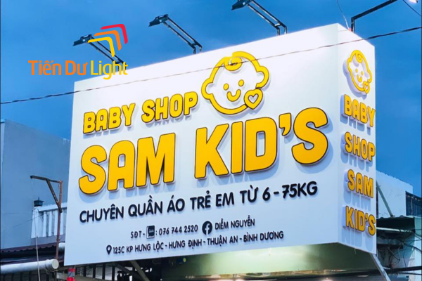 Mẫu biển hiệu quần áo trẻ em hot trend, thu hút phụ huynh 