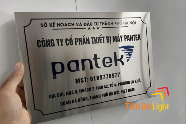 Biển inox chất lượng có độ bền cao