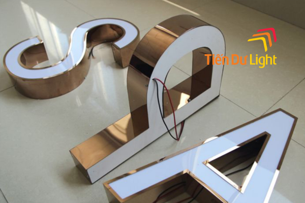 Chân chữ inox là bộ phận làm nên chữ nổi