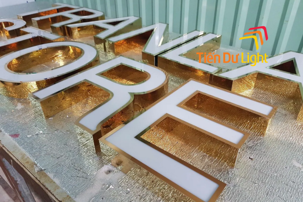 Ưu điểm khi làm chân chữ bằng inox