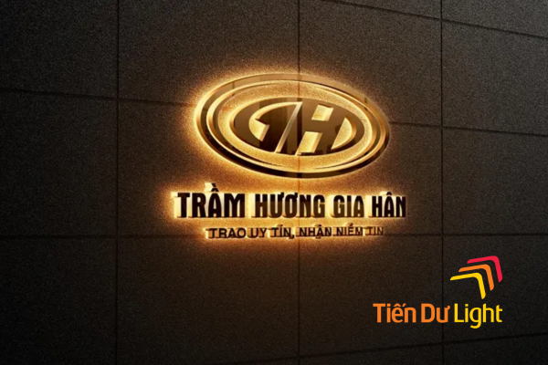 Led hắt chân chữ nổi bật