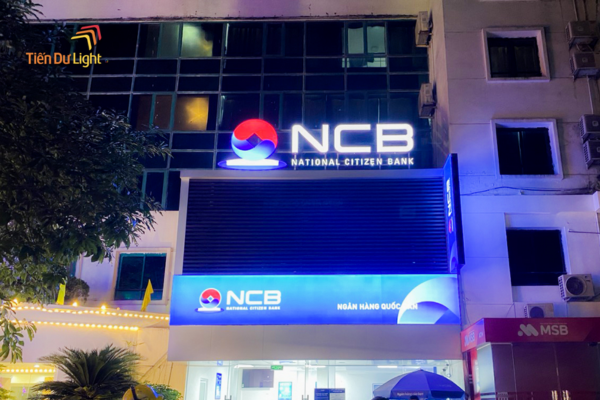 Chữ sáng mặt giúp biển hiệu nổi bật cả ngày lẫn đêm
